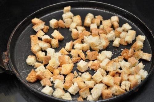 Салат с чесночными сухариками? 01