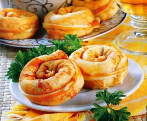 Блинная улитка с грибным жульеном.