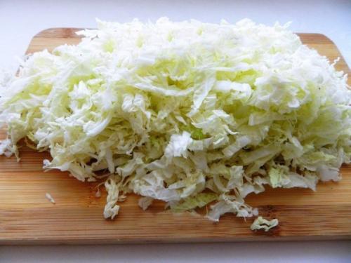 Салат из пекинской капусты с крабовыми палочками. 02