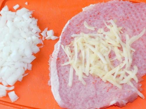 Свиные рулеты с яблоками и грибами. 02