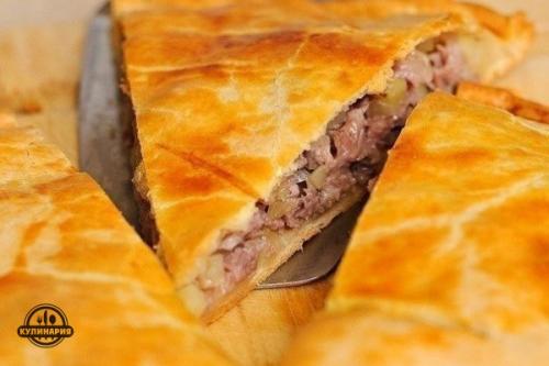 Нежный пирог с мясом.