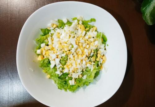 Крабовый салат с капустой и кукурузой. 02 Крабовый салат с капустой и кукурузой. 02
