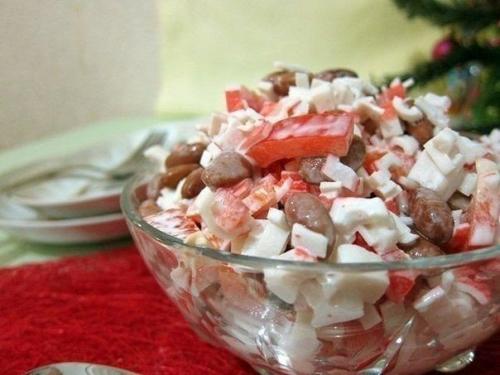 Салат Праздничный.  Простой, но сытный салат отлично подойдет для праздничного стола.