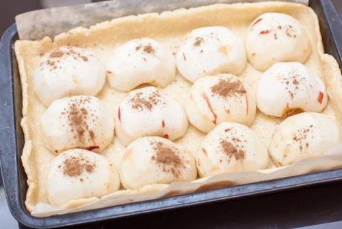 Пирог из творожного теста с яблоками. 05