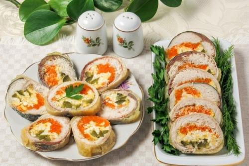 Рулет из скумбрии с желатином.