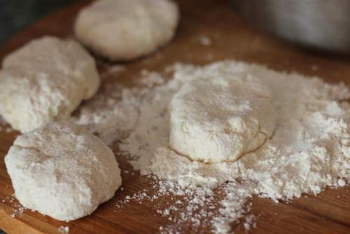 Сырники.  Ингредиенты:   - Творог - 300 г. 05