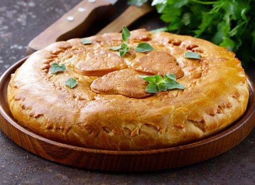 Русский слоеный пирог Курник.