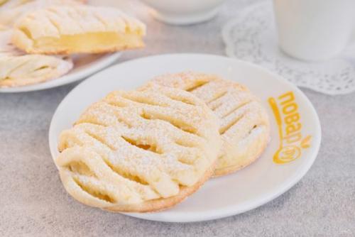 Слойки с ананасом.