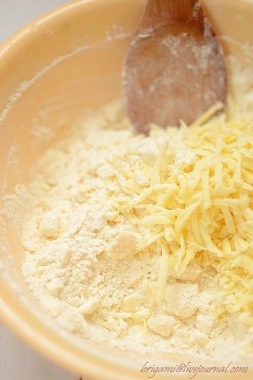 Сырные пирожки с яблочной начинкой. 01