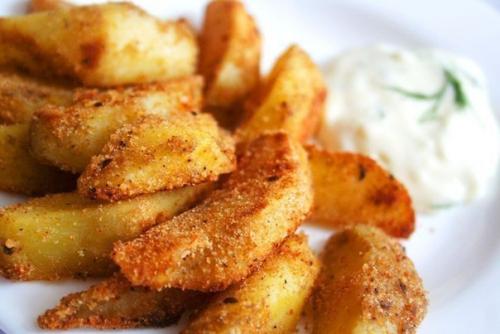 Ароматный запеченный картофель.