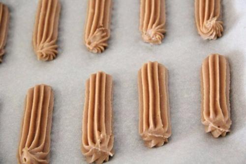 Шоколадные эклеры.  Ингредиенты: 05