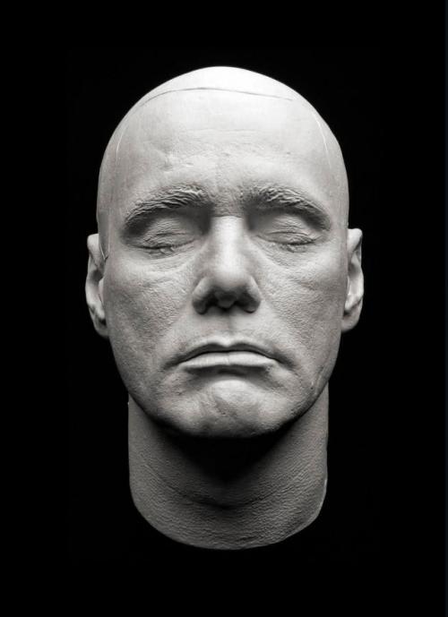 Похоже, что Джима Керри подменили. 02