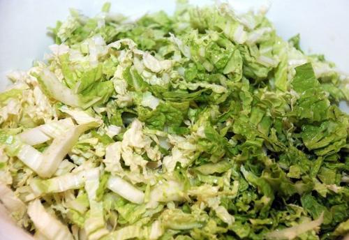 Салат с пекинской капустой, курицей и кукурузой. 02