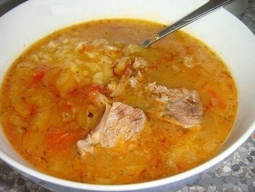 Густой грузинский суп харчo.

