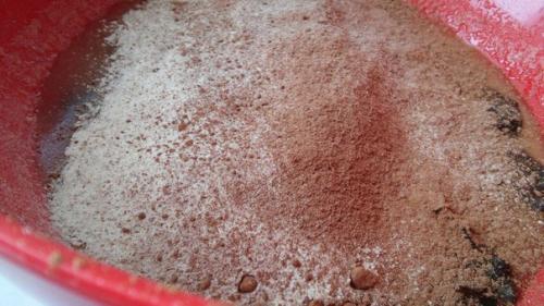 Постный шоколадный манник с черносливом. 04