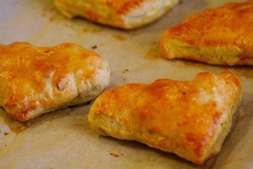 Пирожки с яйцами и ветчиной. 05