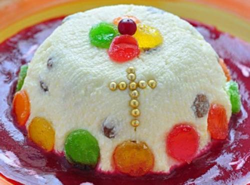 Пасха с ягодным соусом.