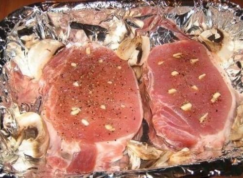 Острая свинина с сыром и грибами в духовке. 01