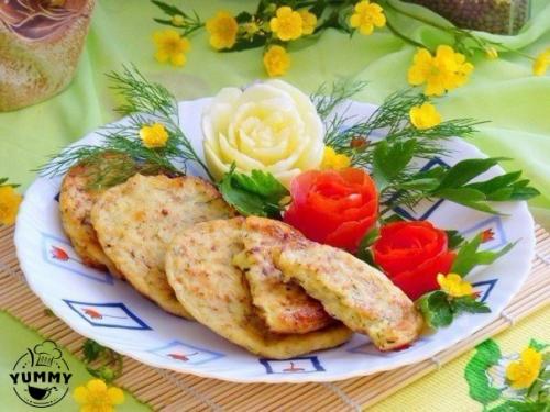 Кабачково - сырные оладьи.

