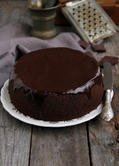 Шоколадный кекс с красным вином.