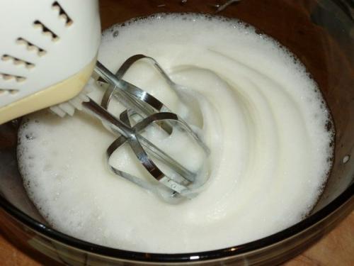 Белковые корзиночки с творожным кремом. 01