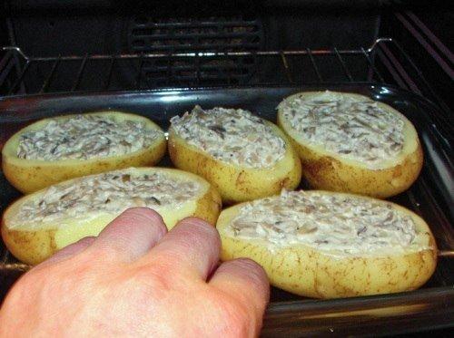 Иногда жульен можно вместе с кокотницей съесть. 08