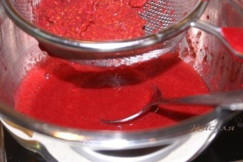 Клубнично - малиновый торт. 07