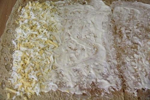 Рулет из лаваша с печенью трески. 01