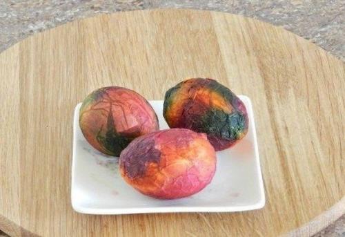 Оригинальный способ окраски пасхальных яиц. 03