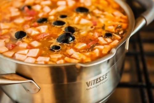 Солянка.  Ингредиенты. 400 г мясо (свинина или говядина). 07