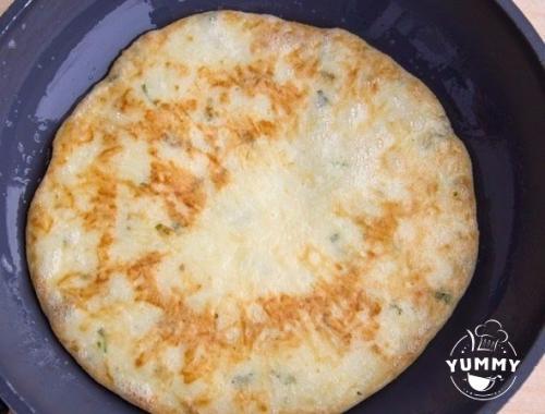 Сырные лепешки с зеленью. 05