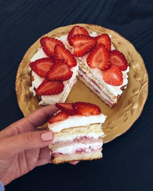 Гранола с сухофруктами и орехами.