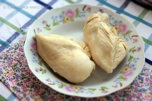 Салат с курицей и яичными блинчиками. 01