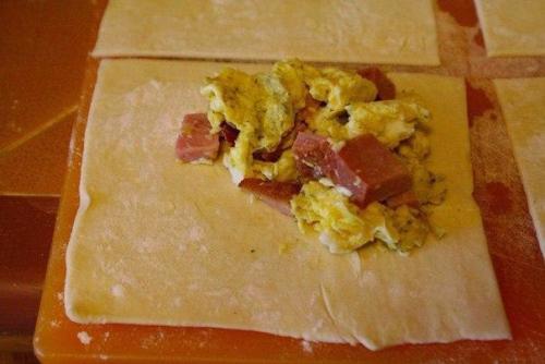 Пирожки с яйцами и ветчиной. 03