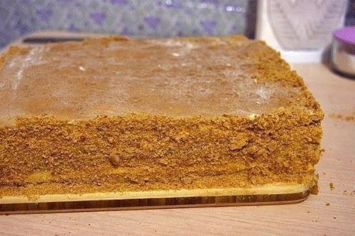 Медовое пирожное с начинкой. 03