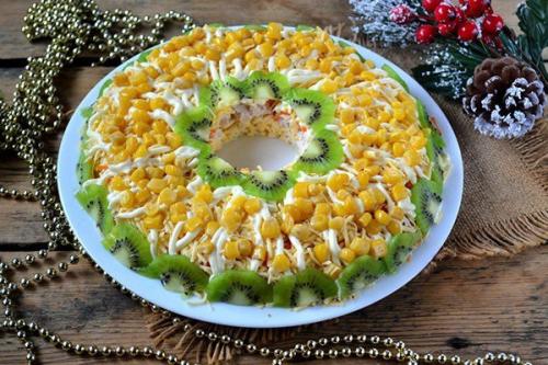 Салат с курочкой.