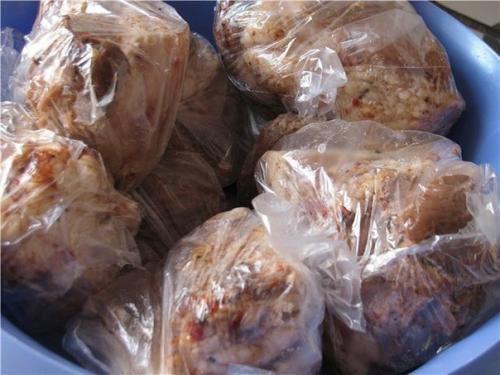 Сало в пакетах.