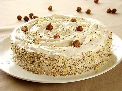 Торт щелкунчик.  Пасхальные торты отличаются от всех остальных невозможностью использовать муку, содержащую глютен.