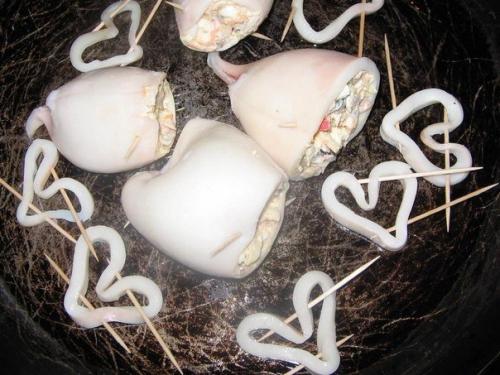 Кальмары фаршированные грибами и сыром. 02