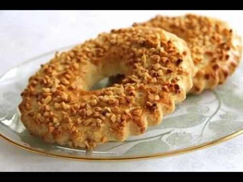 Песочные кольца с орехами.