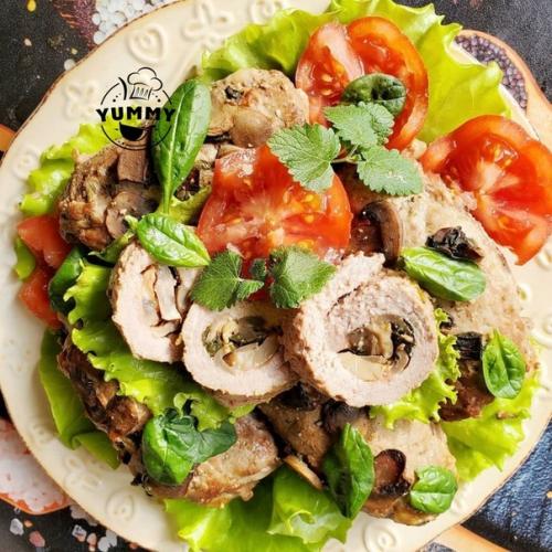 Сочные рулетики в духовке.