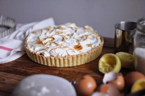 Лимонный пирог с меренгой.