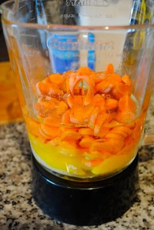 Нежный, мягкий, воздушный морковный кекс.