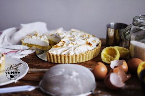 Лимонный пирог с меренгой.
