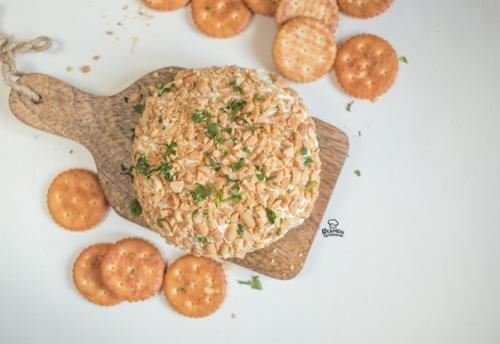 Очень вкусная сырная закуска.