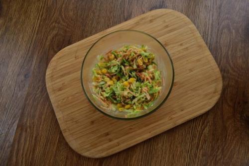 Капустный салат с интересной заправкой. 03