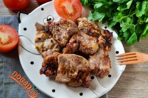 Шашлык с горчицей и майонезом.