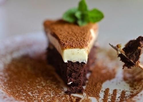Трюфельный торт с муссом из белого шоколада. 04
