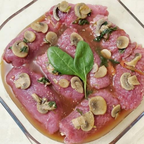 Сочные рулетики в духовке. 08