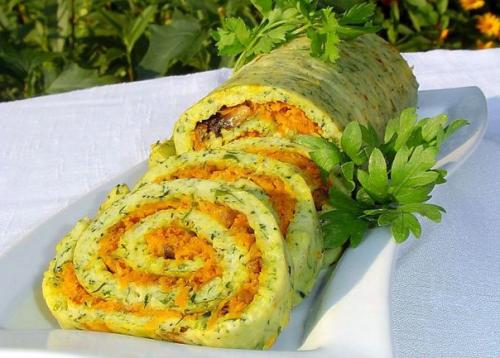 Кабачковый рулет.  Необычный, эффектный, очень вкусный рулет из кабачков с грибами.